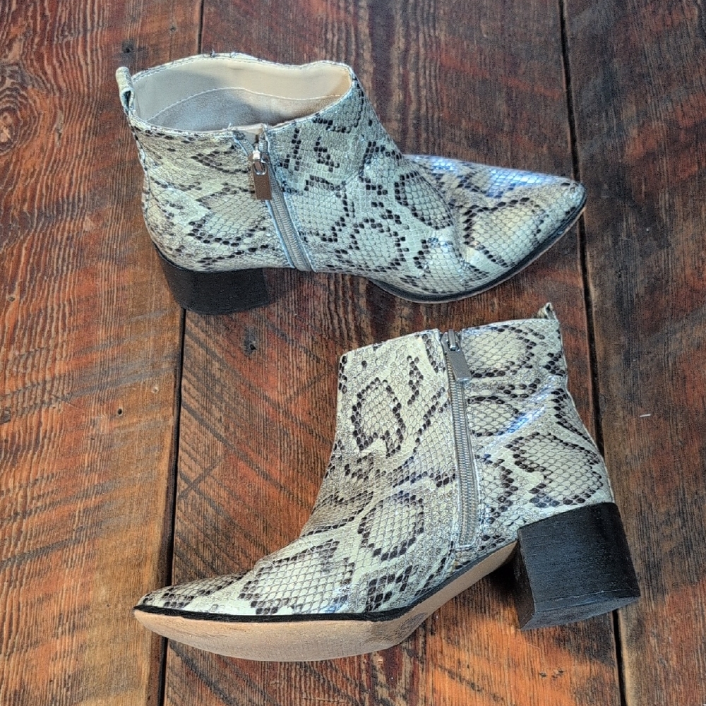 Stylish Snakeskin Pattern Ankle Booties